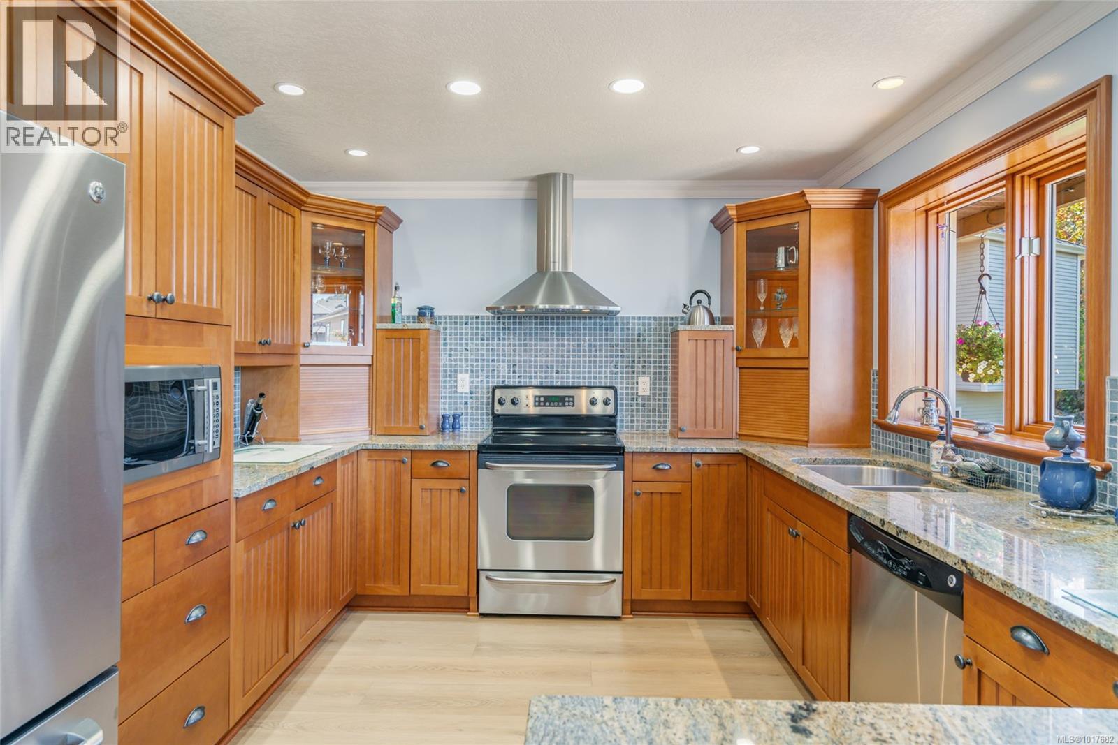 526 Douglas Pl, Ladysmith