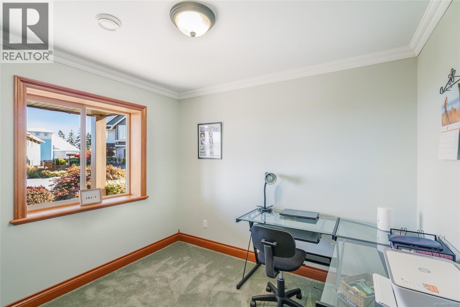 526 Douglas Pl, Ladysmith