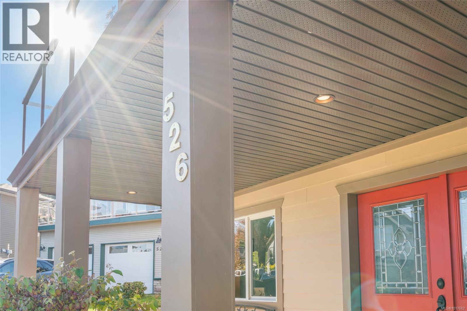 526 Douglas Pl, Ladysmith