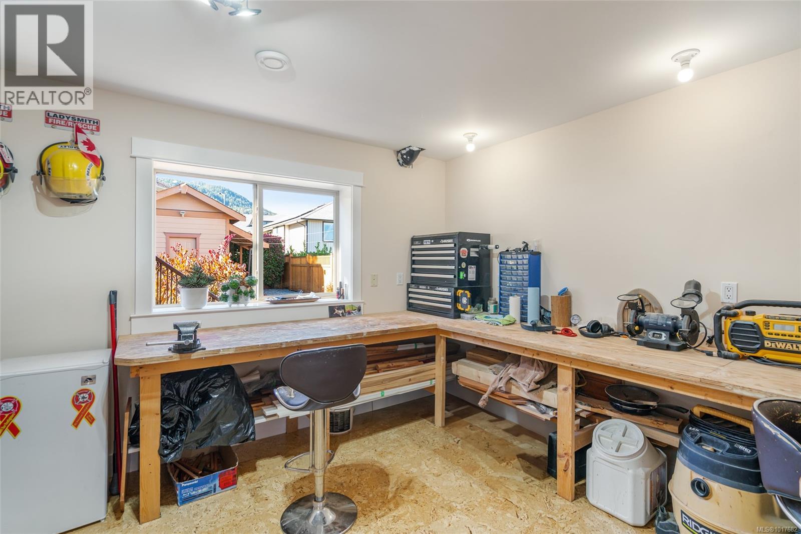 526 Douglas Pl, Ladysmith