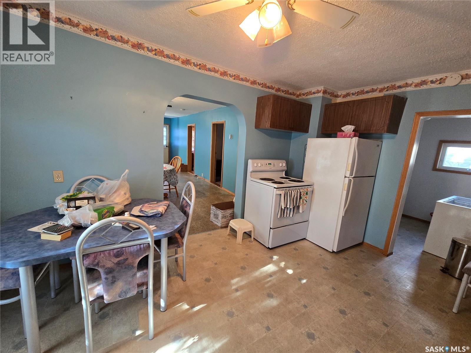 Single Family House Bungalow for Sale in  th AVENUE NE Swift Current 