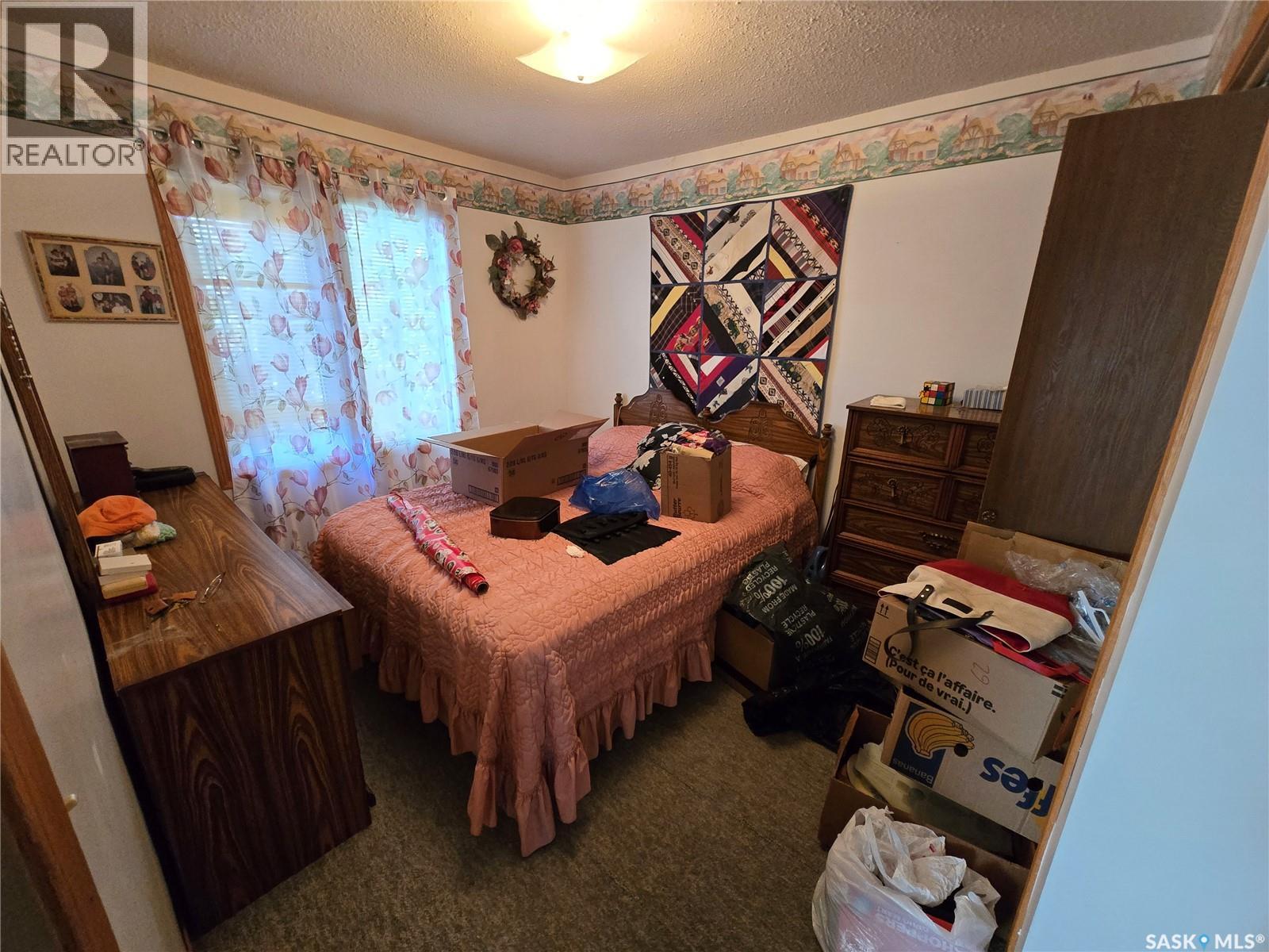 Single Family House Bungalow for Sale in  th AVENUE NE Swift Current 