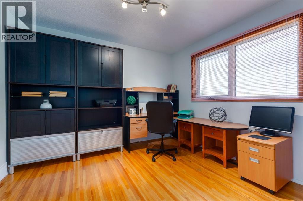 Single Family House for Sale in  Allandale Close SE Acadia Calgary 