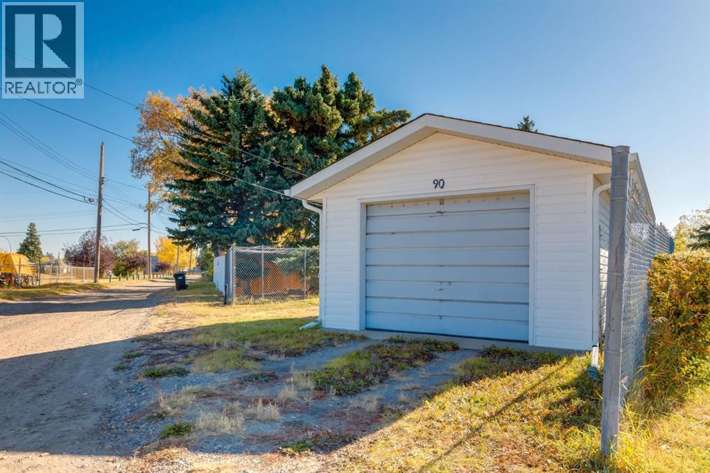 Single Family House for Sale in  Allandale Close SE Acadia Calgary 