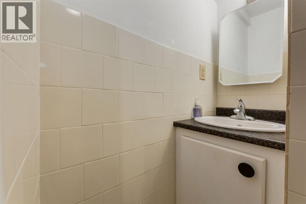 Single Family House for Sale in  Allandale Close SE Acadia Calgary 