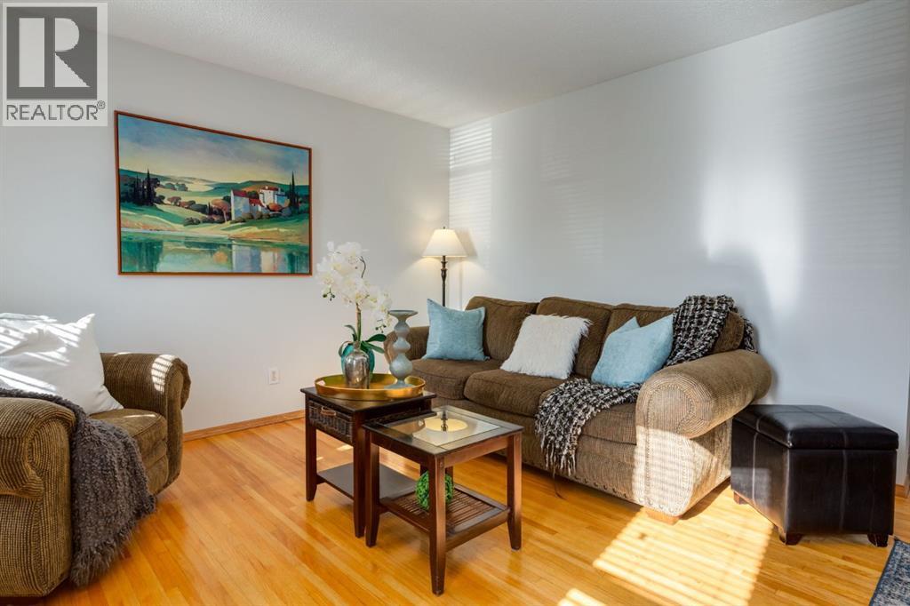 Single Family House for Sale in  Allandale Close SE Acadia Calgary 