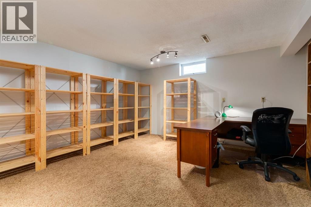 Single Family House for Sale in  Allandale Close SE Acadia Calgary 