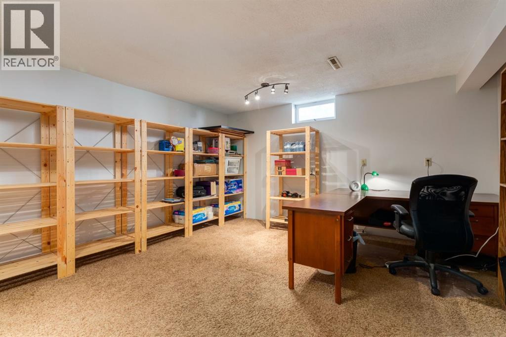 Single Family House for Sale in  Allandale Close SE Acadia Calgary 