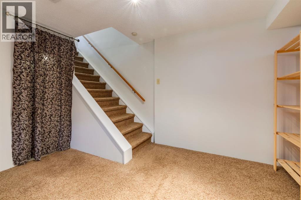 Single Family House for Sale in  Allandale Close SE Acadia Calgary 
