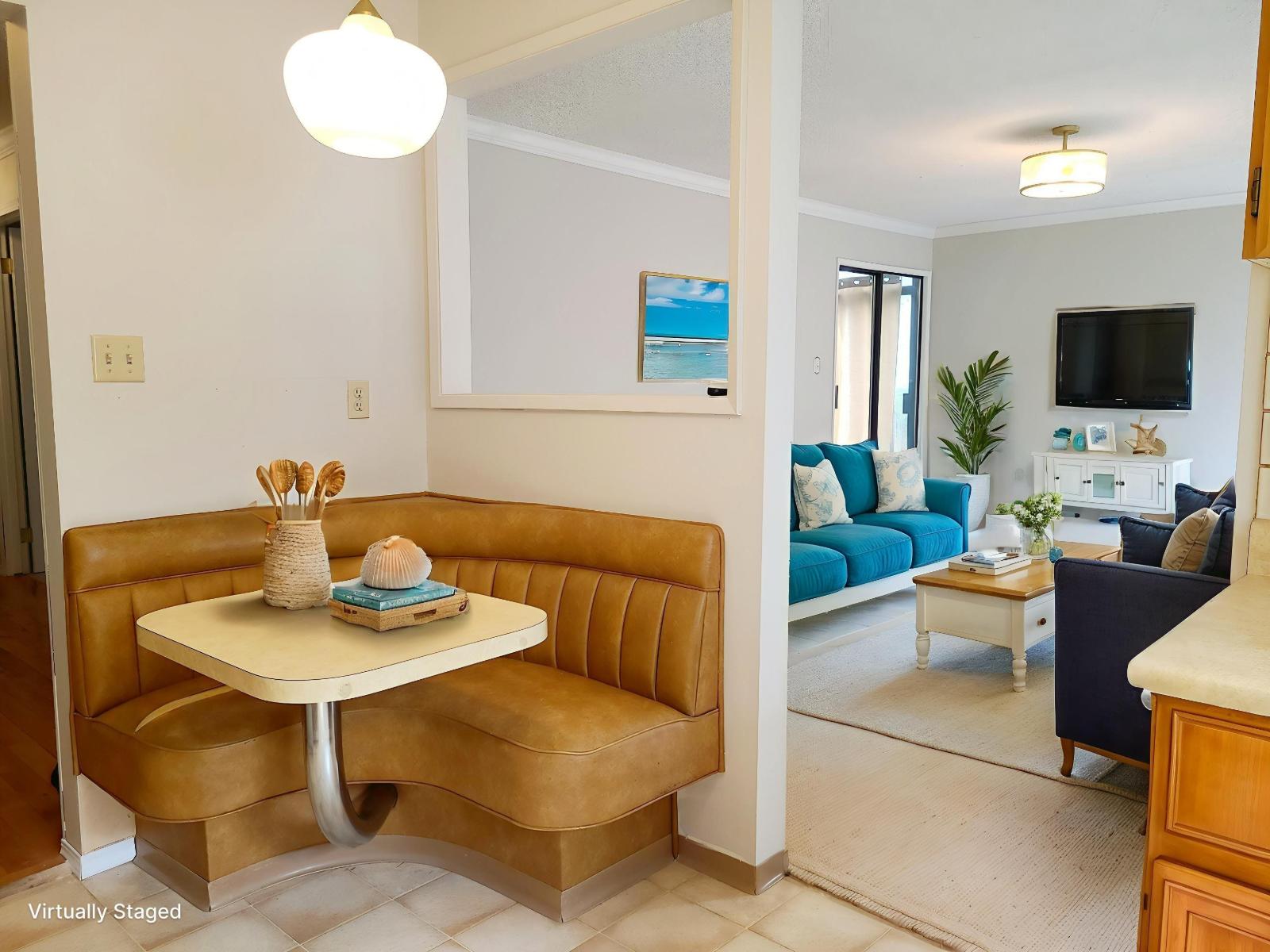 111 1521 BLACKWOOD STREET, White Rock