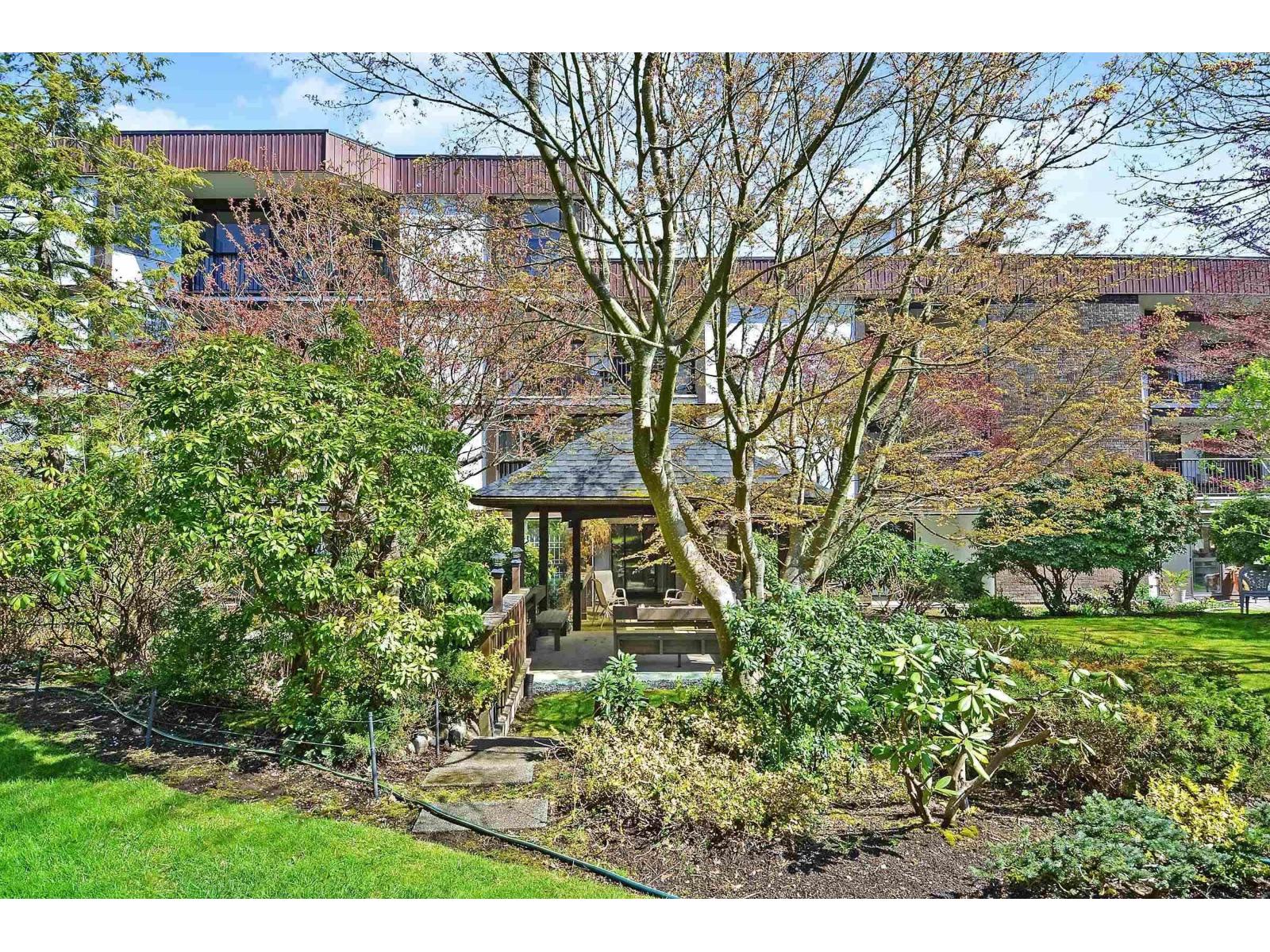 111 1521 BLACKWOOD STREET, White Rock