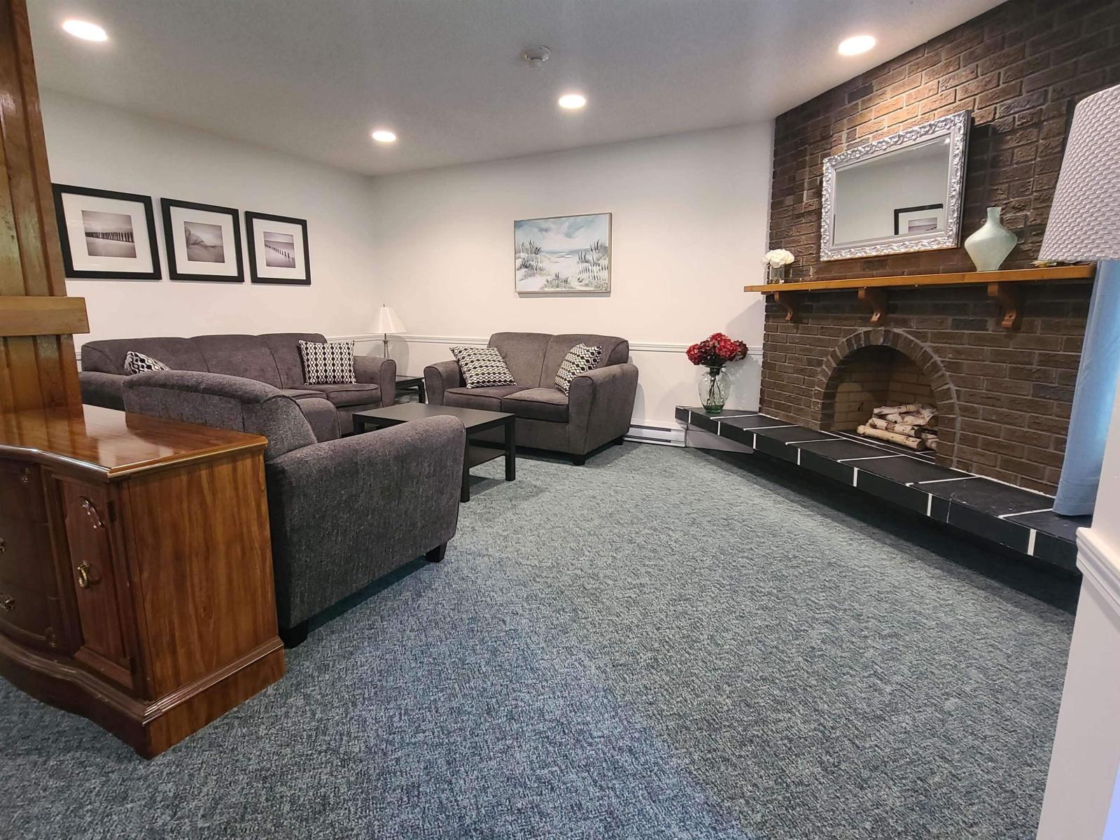 111 1521 BLACKWOOD STREET, White Rock