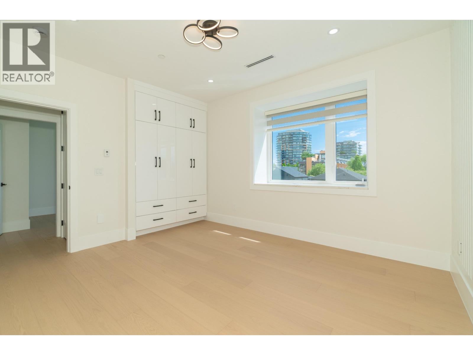 1554 W 66TH AVENUE, Vancouver