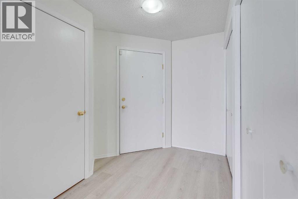 Single Family House for Sale in   Somervale Court SW Somerset Calgary 