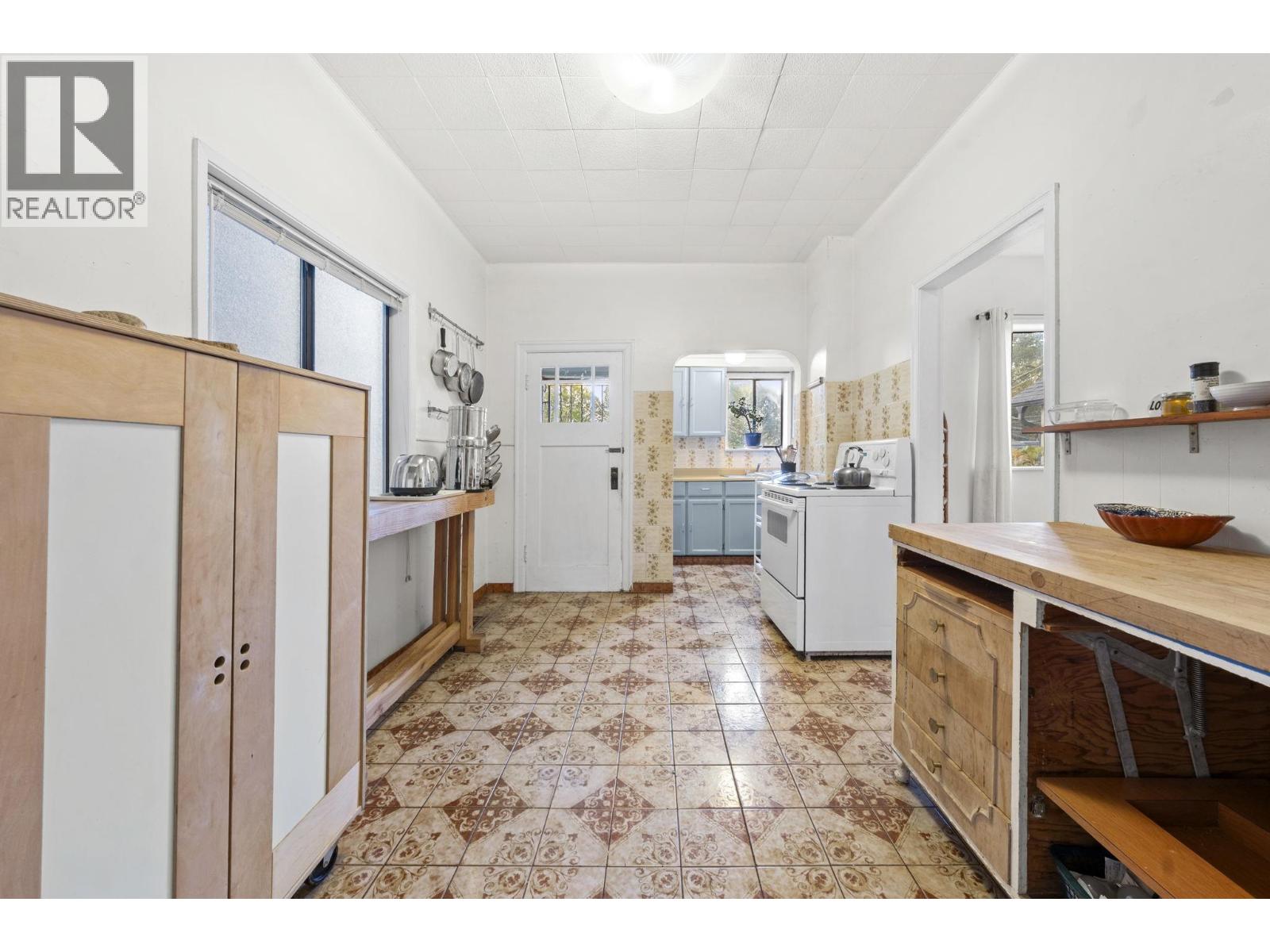 858 UNION STREET, Vancouver