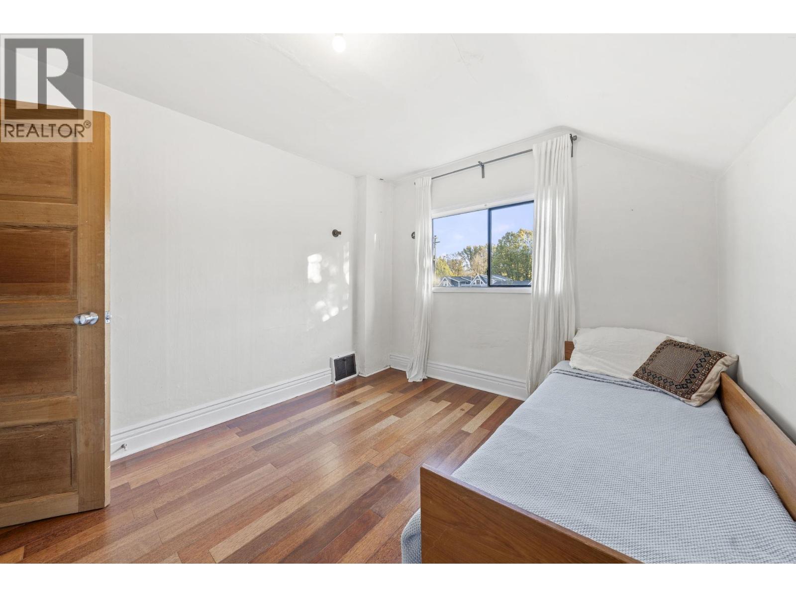 858 UNION STREET, Vancouver