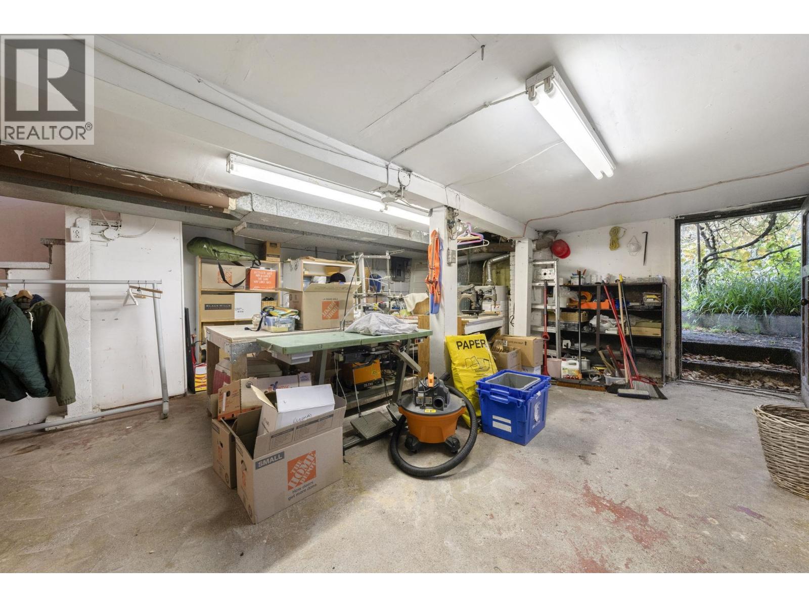 858 UNION STREET, Vancouver