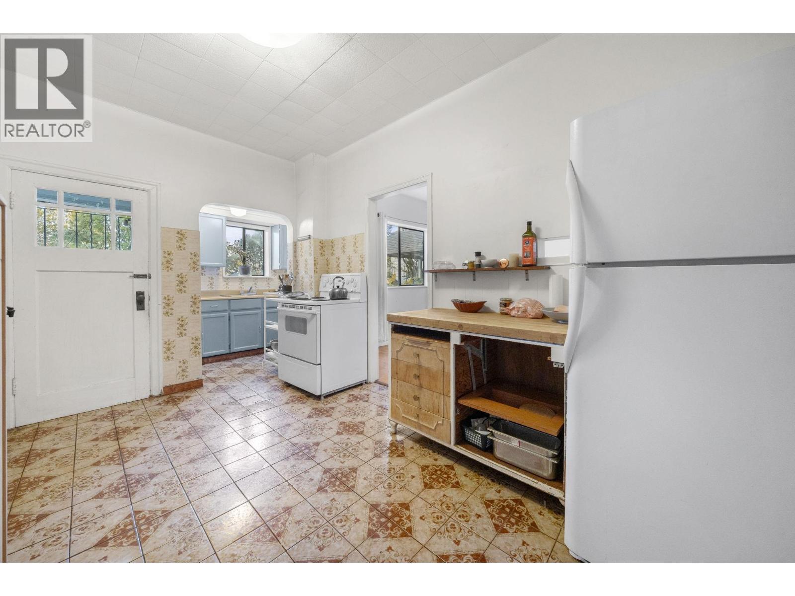 858 UNION STREET, Vancouver