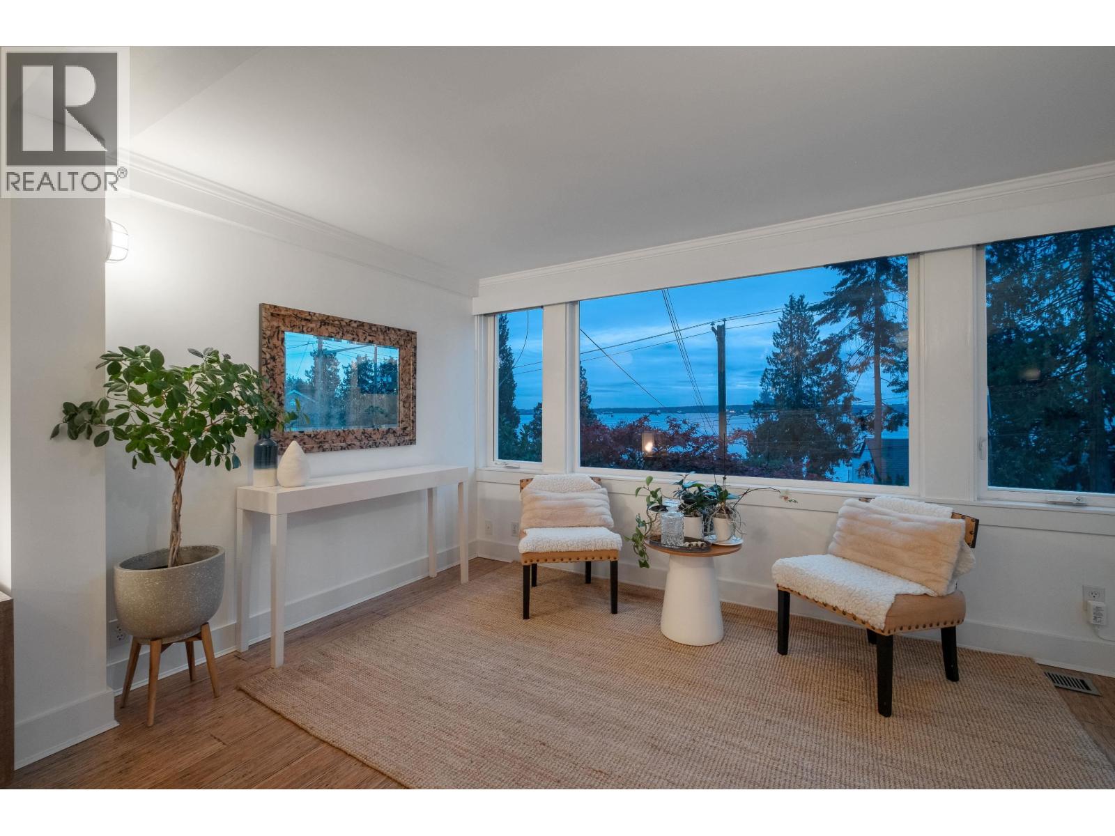 3260 TRAVERS AVENUE, West Vancouver