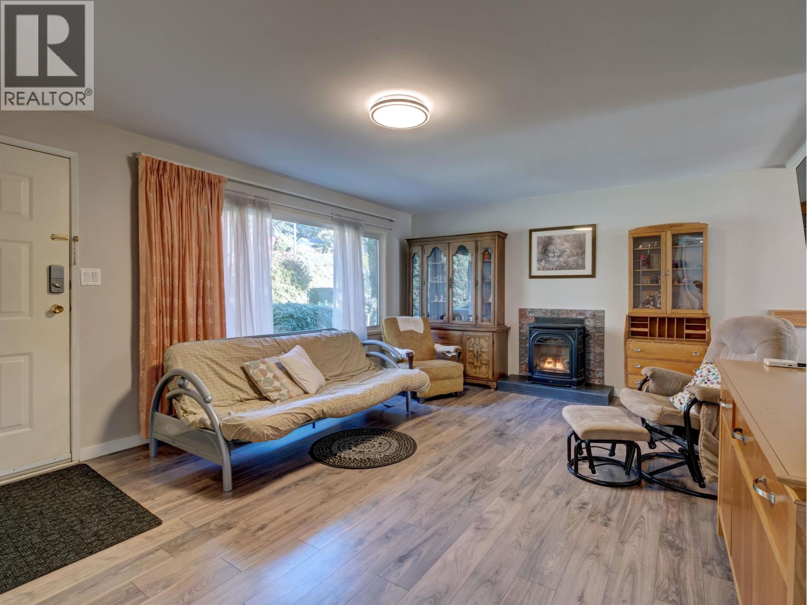 4657 WHITAKER ROAD, Sechelt