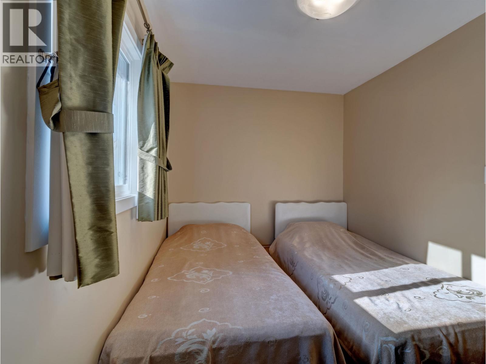 4657 WHITAKER ROAD, Sechelt