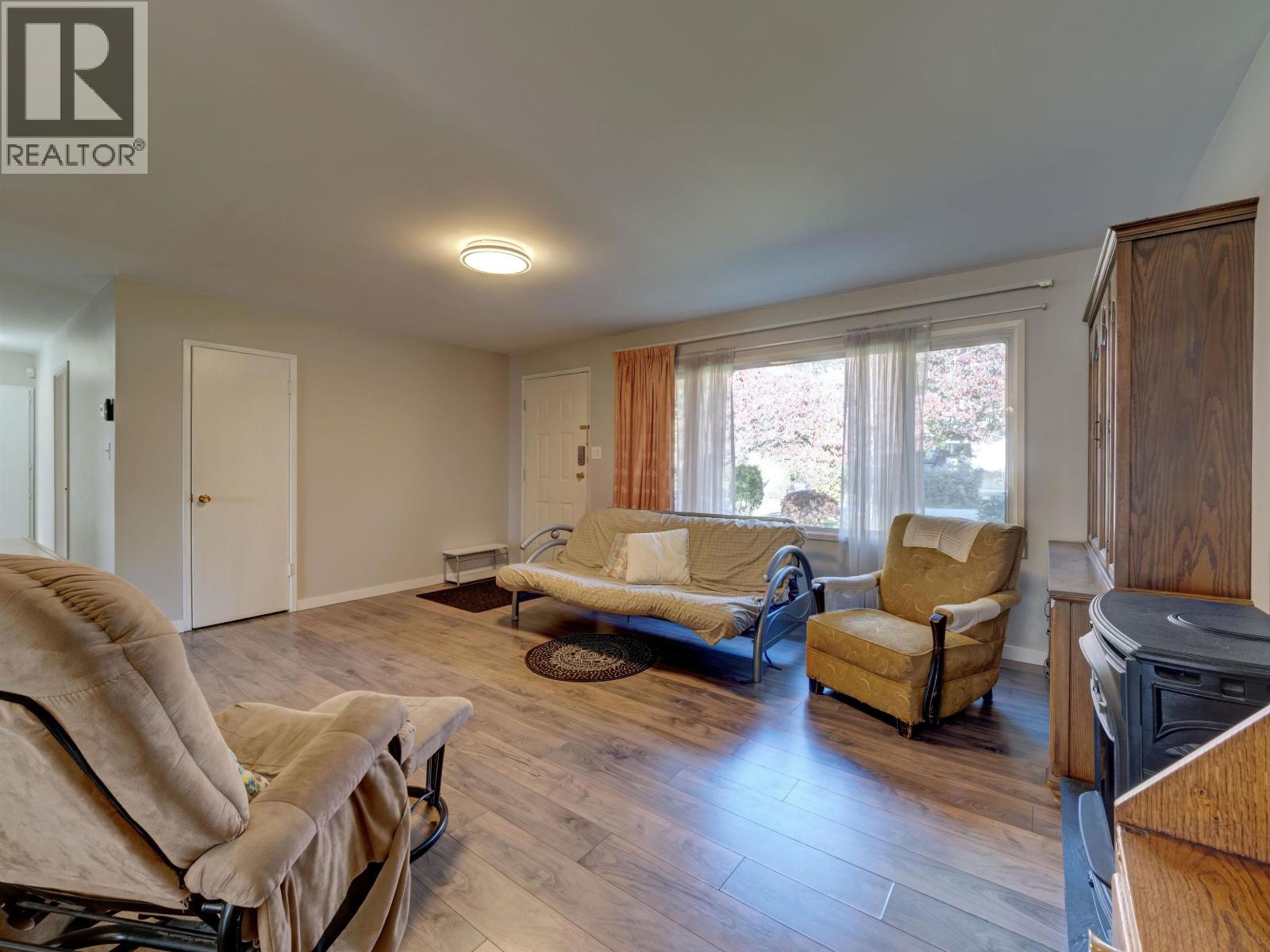 4657 WHITAKER ROAD, Sechelt