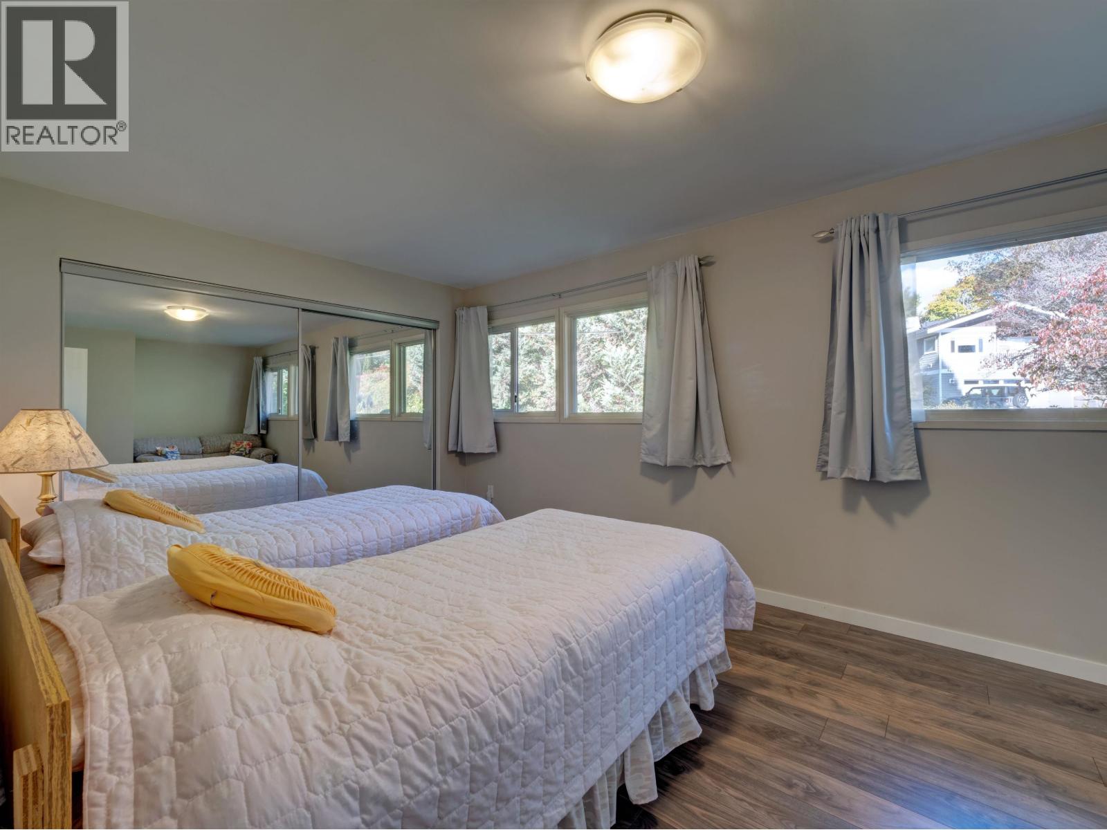 4657 WHITAKER ROAD, Sechelt