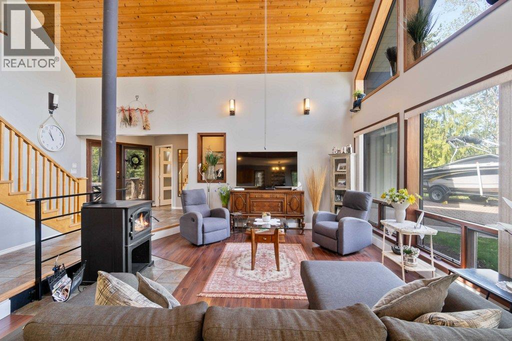 28 2592 Alpen Paradies Road, Blind Bay