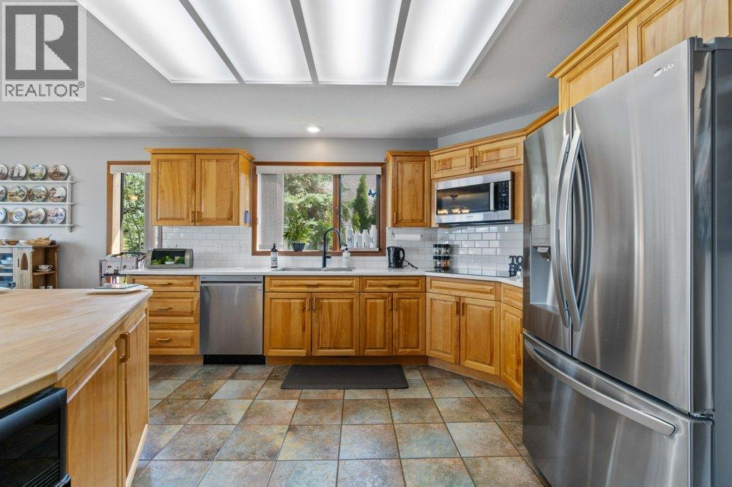 28 2592 Alpen Paradies Road, Blind Bay