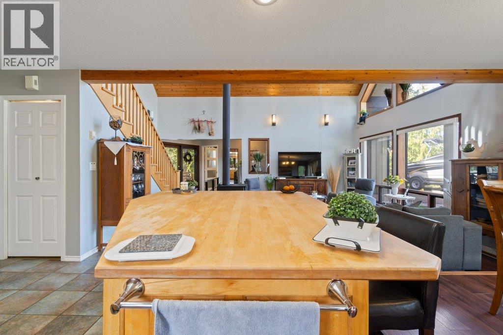 28 2592 Alpen Paradies Road, Blind Bay