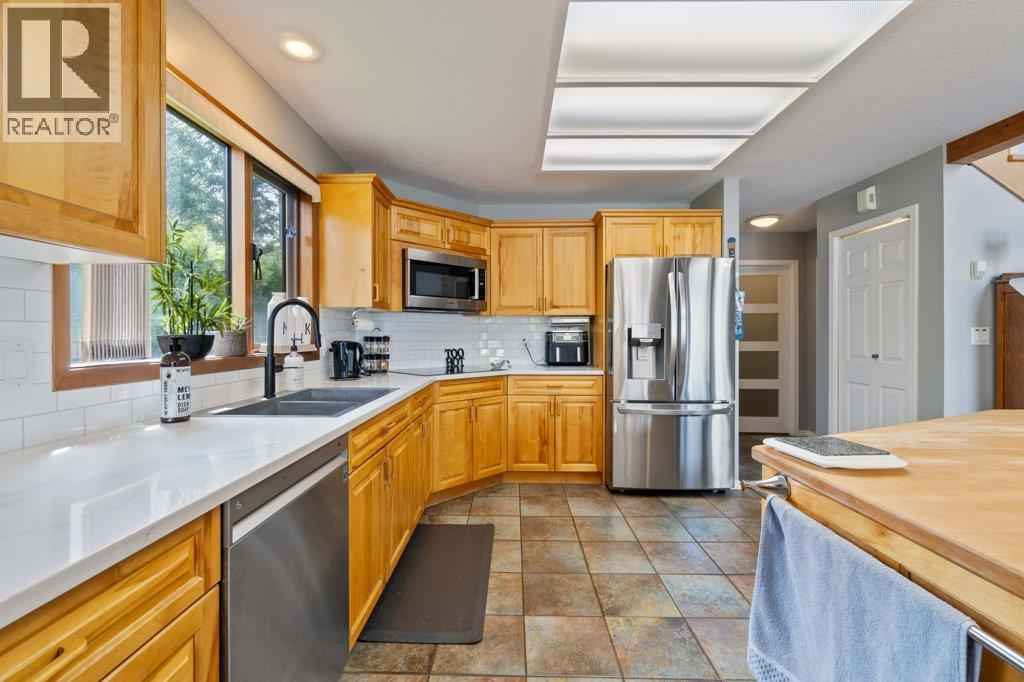 28 2592 Alpen Paradies Road, Blind Bay