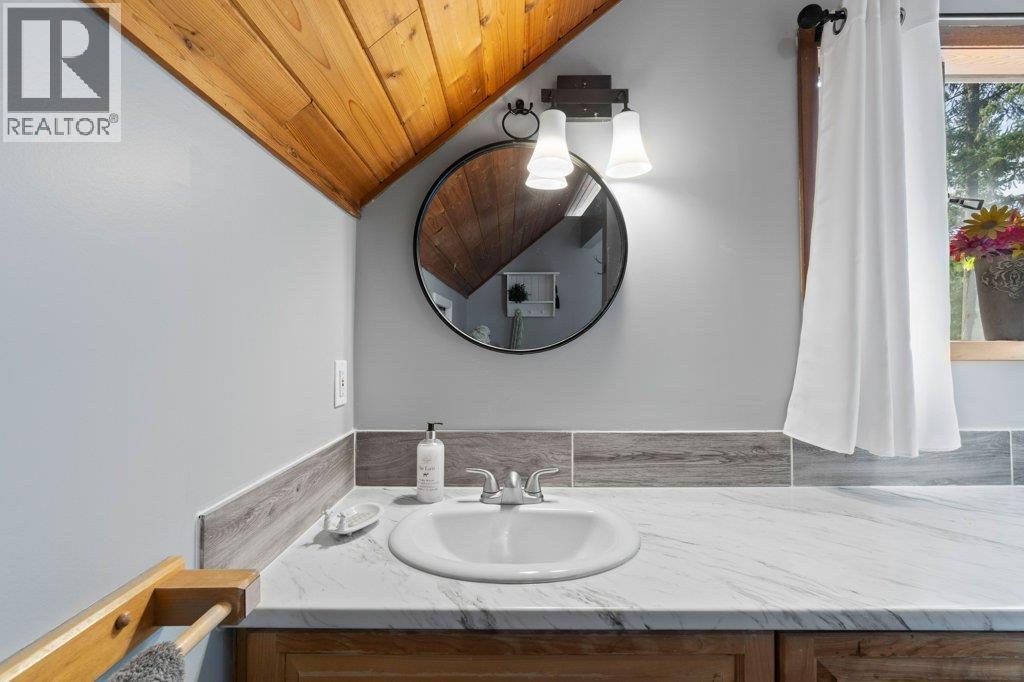 28 2592 Alpen Paradies Road, Blind Bay