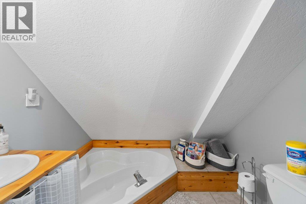 28 2592 Alpen Paradies Road, Blind Bay