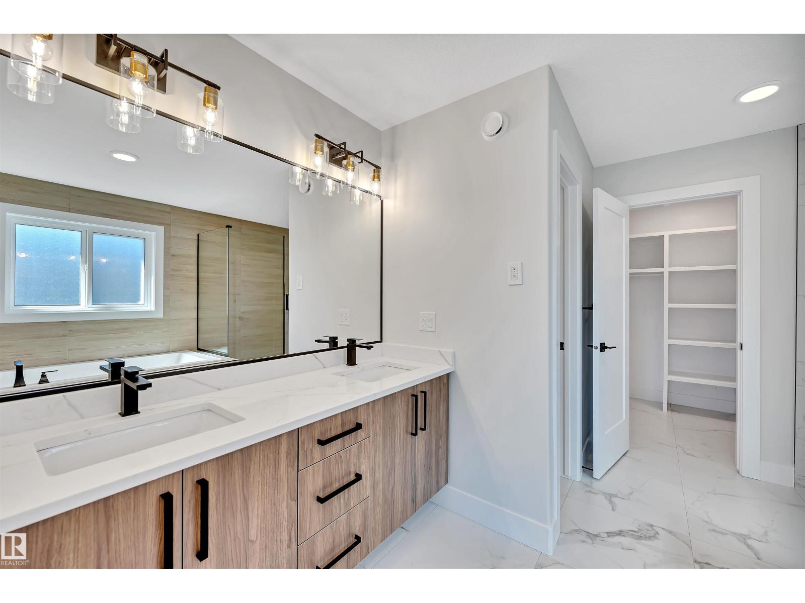 11 HILLWOOD TC, Spruce Grove