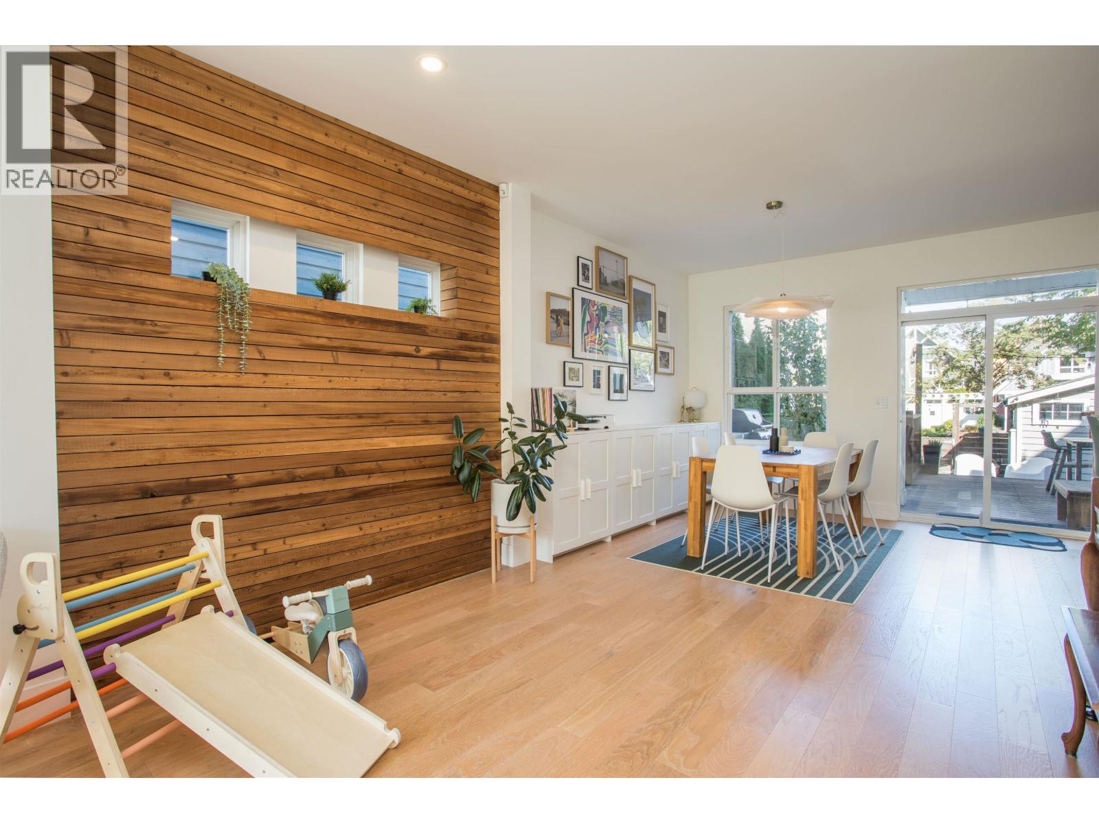 183 STAR CRESCENT, New Westminster