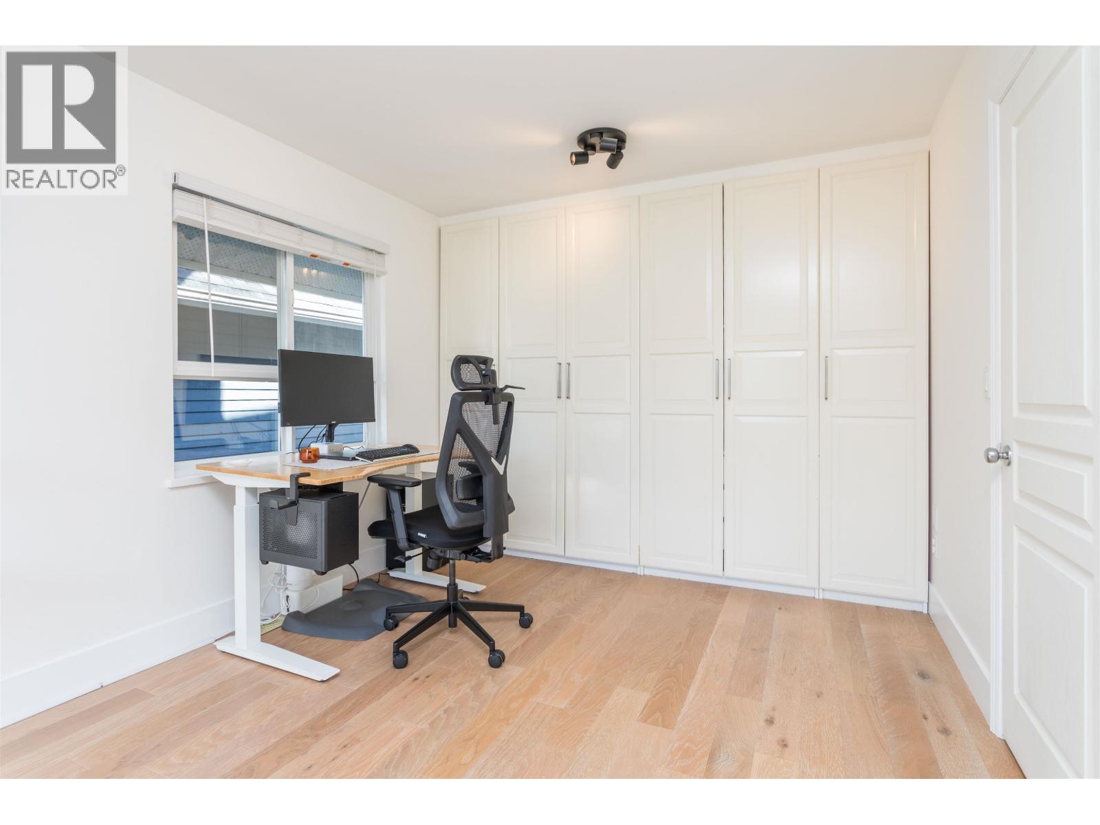 183 STAR CRESCENT, New Westminster