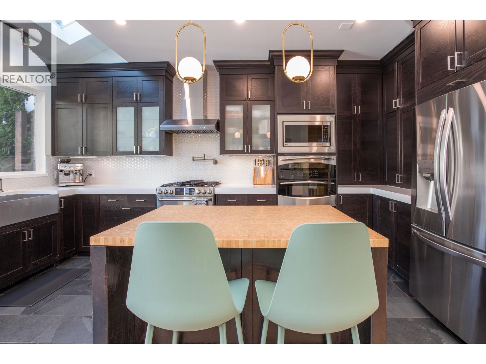 183 STAR CRESCENT, New Westminster