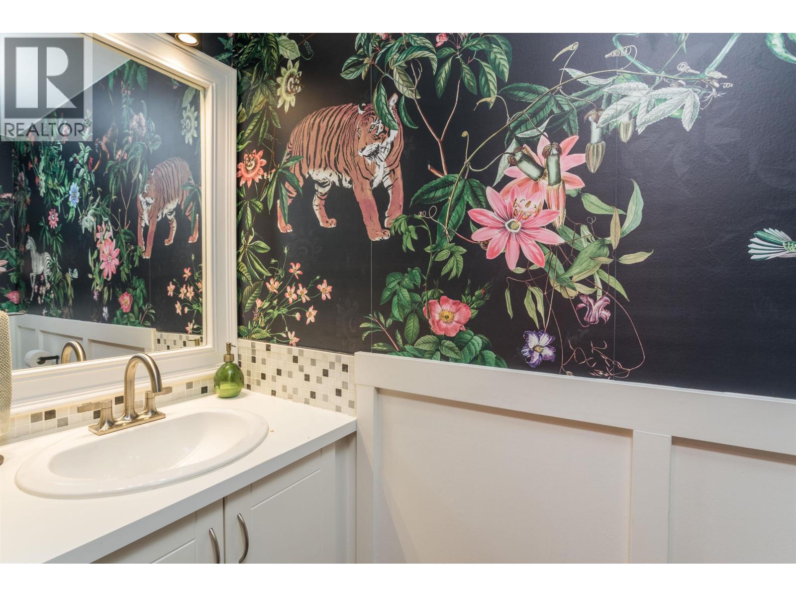 183 STAR CRESCENT, New Westminster