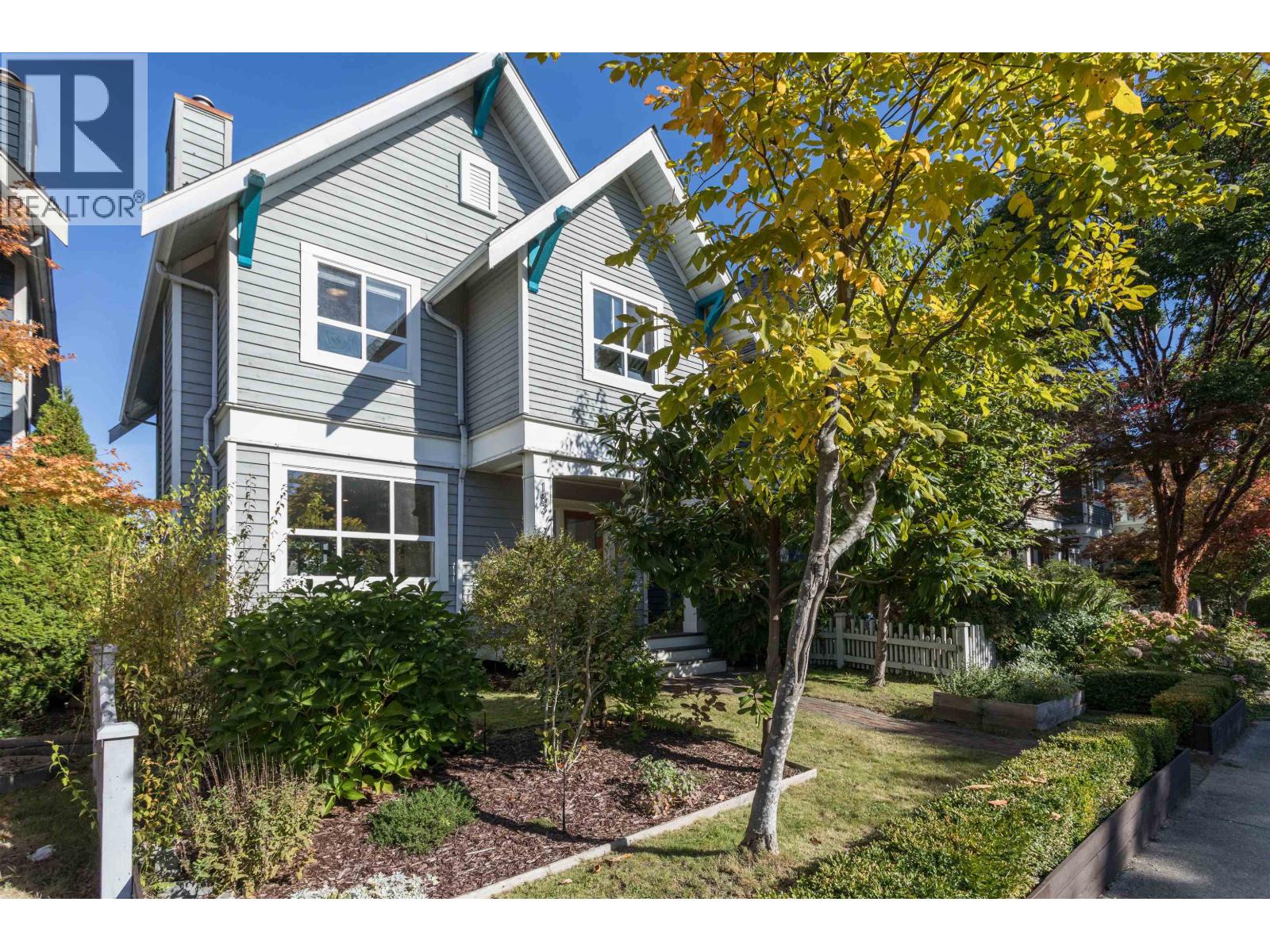 183 STAR CRESCENT, New Westminster