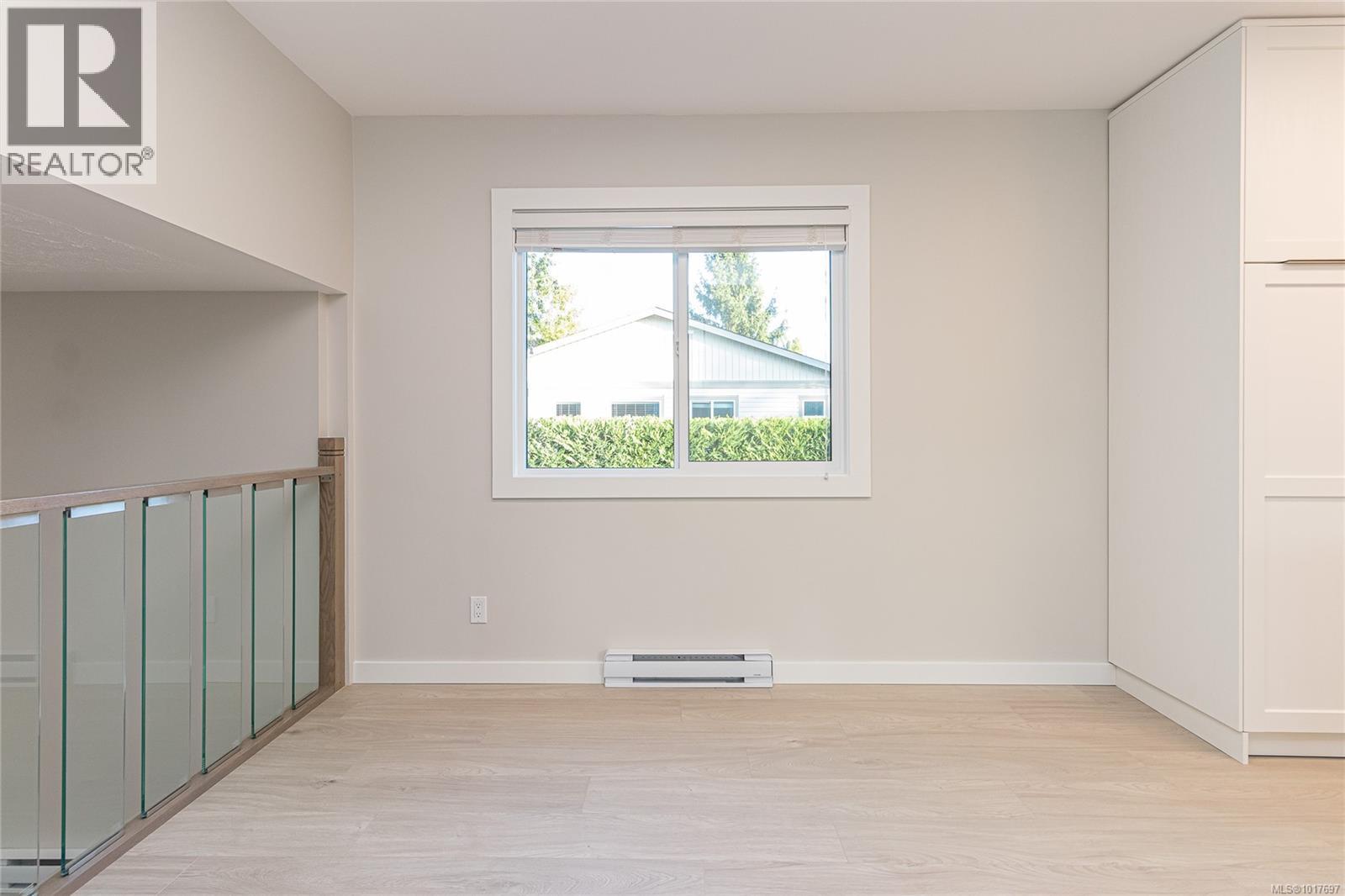 545 Rowan Ave, Parksville