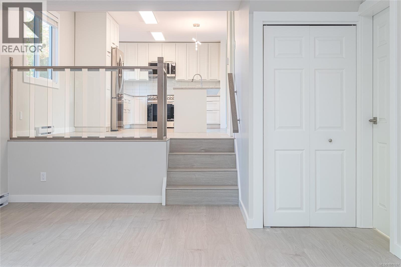 545 Rowan Ave, Parksville