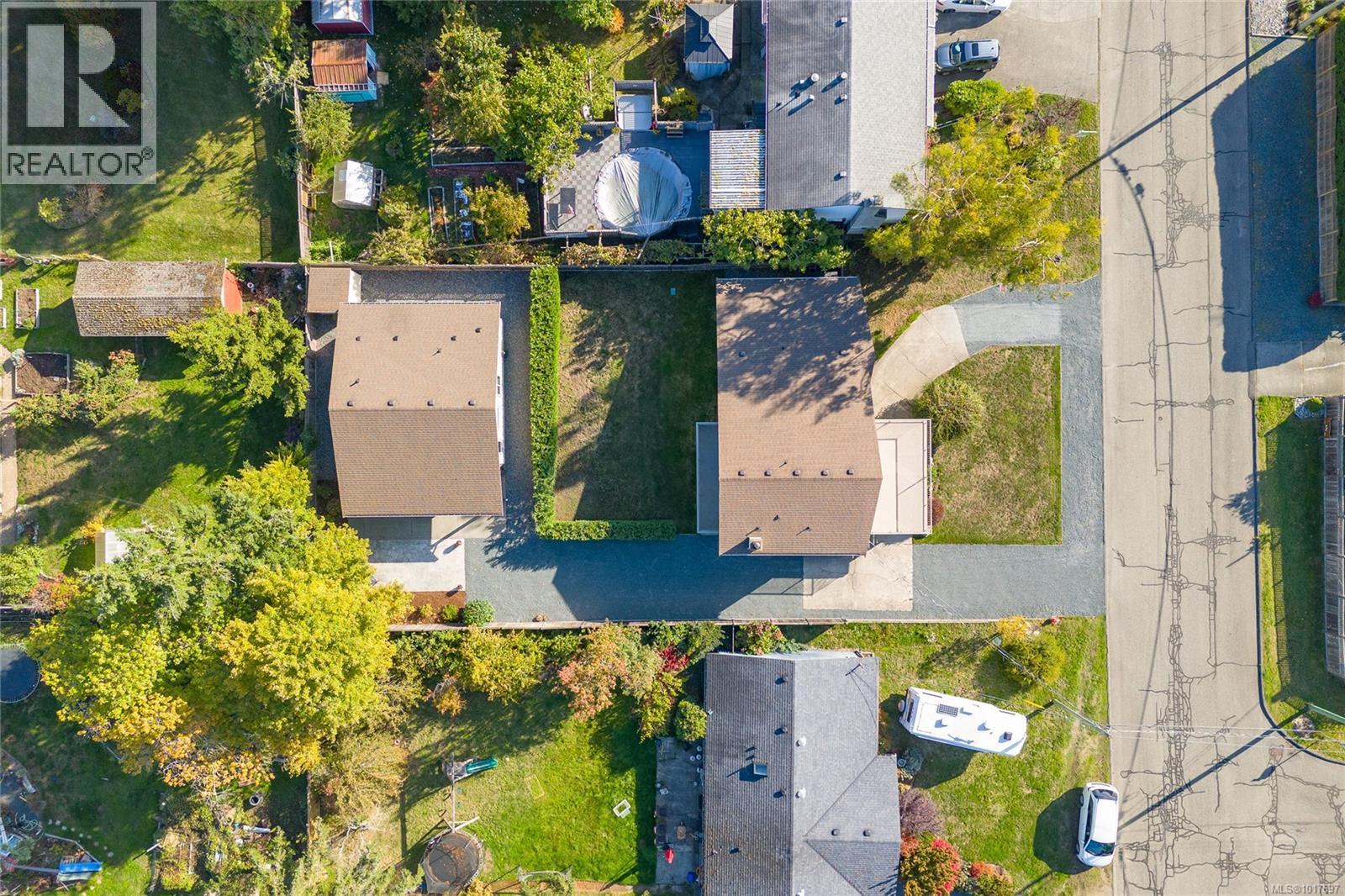 545 Rowan Ave, Parksville