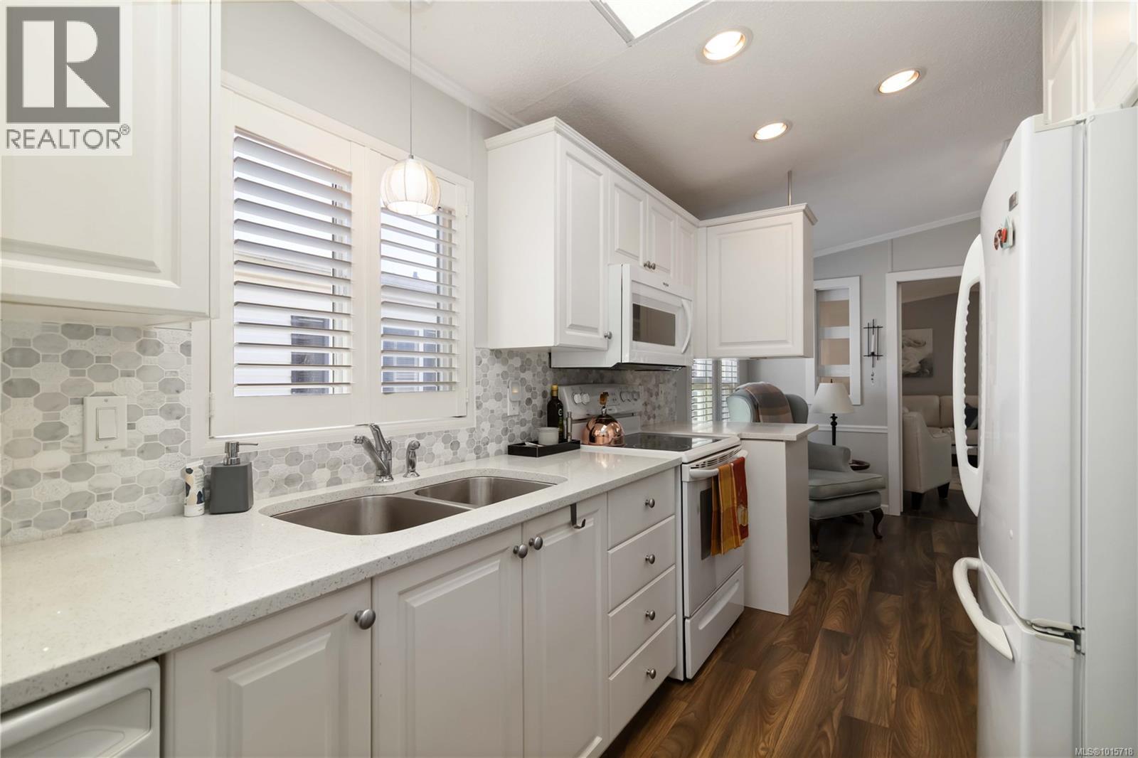 5 7509 Central Saanich Road, Central Saanich