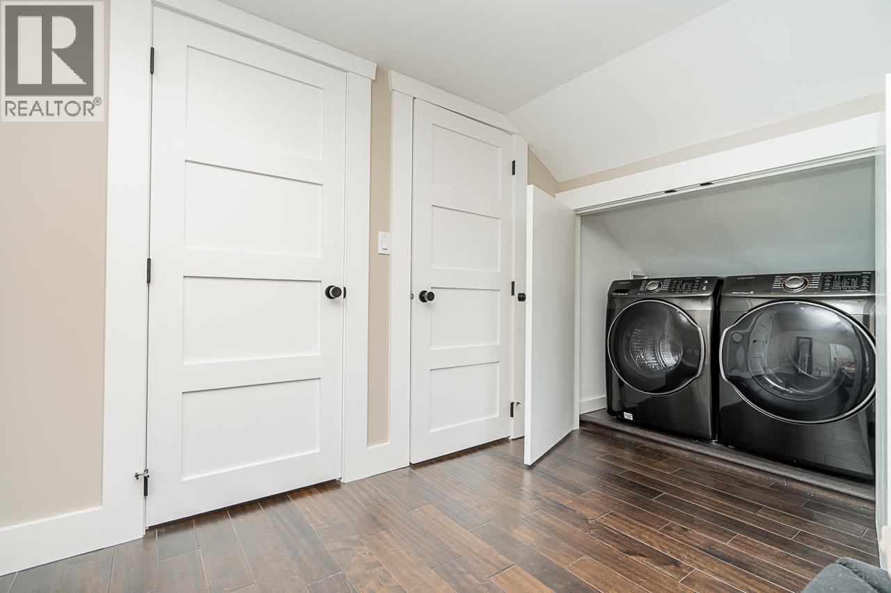 905 EDINBURGH STREET, New Westminster