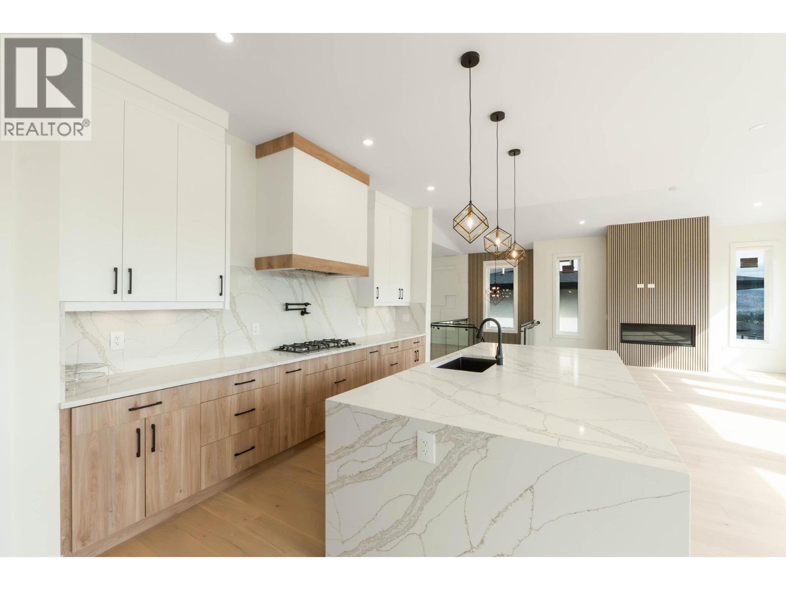 30 830 Westview Way, West Kelowna