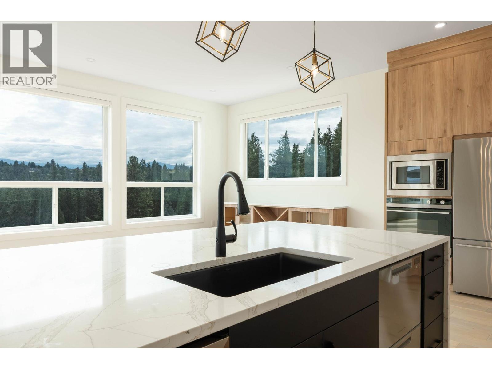 30 830 Westview Way, West Kelowna