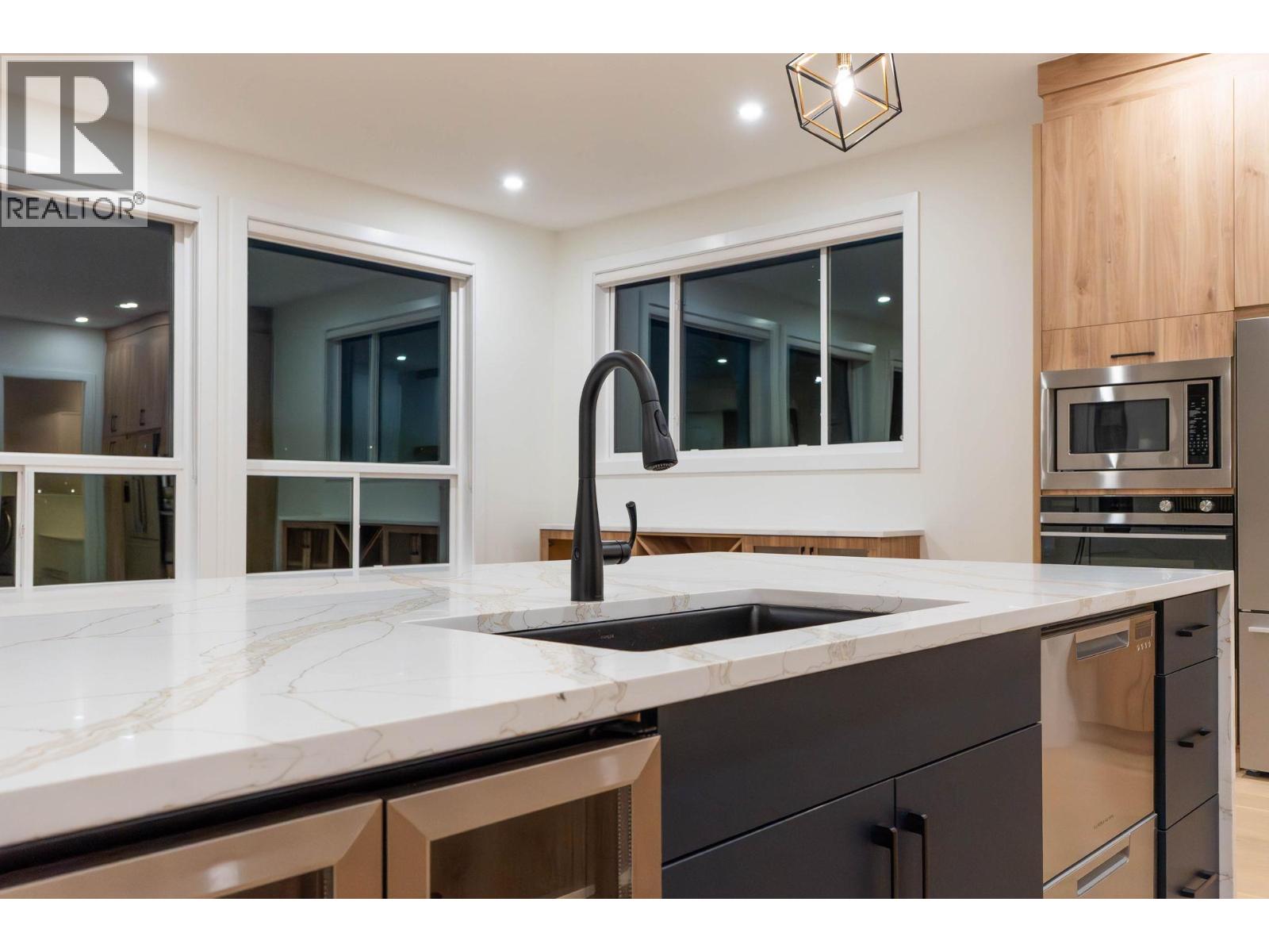 30 830 Westview Way, West Kelowna