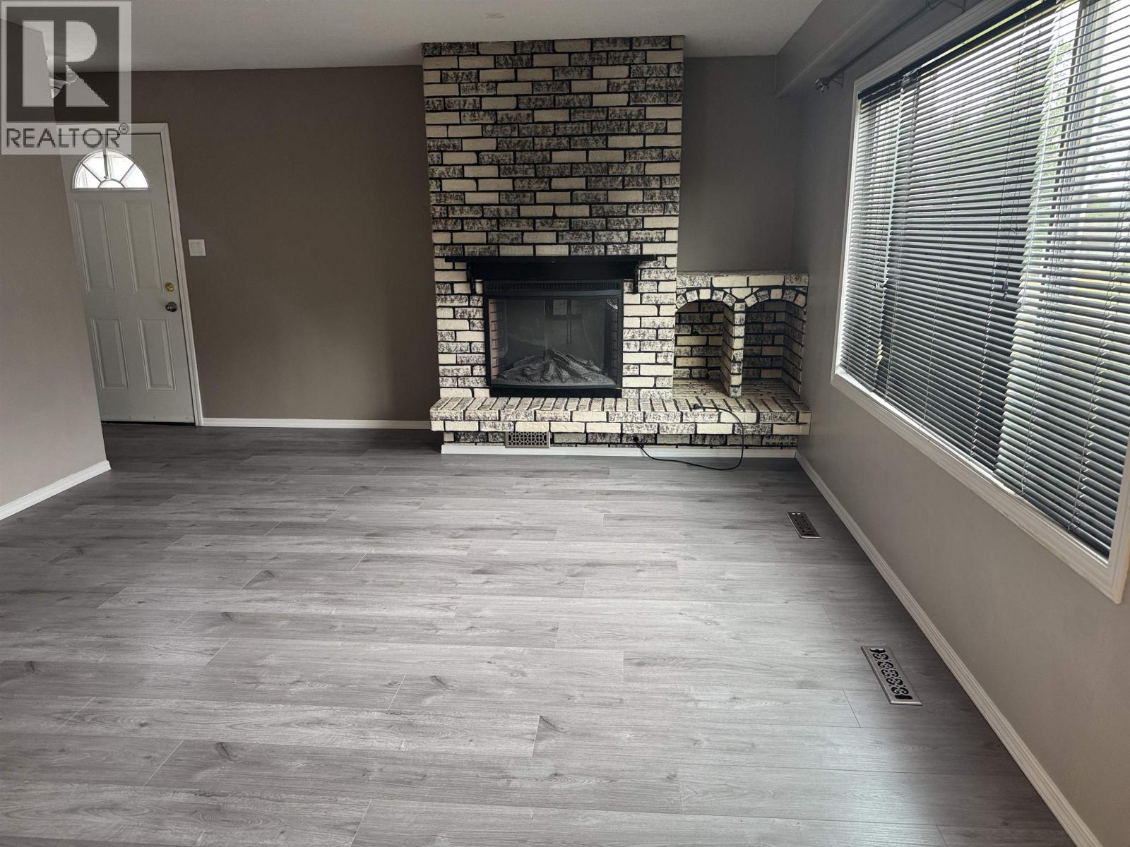 220 CRYSDALE DRIVE, Mackenzie