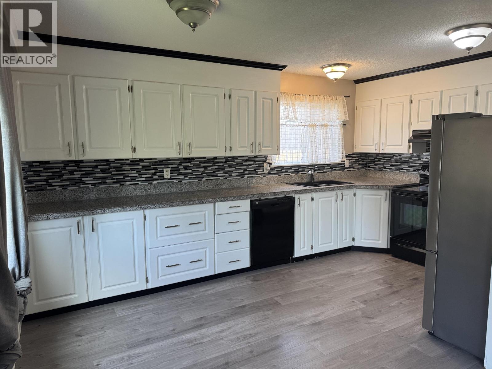 220 CRYSDALE DRIVE, Mackenzie