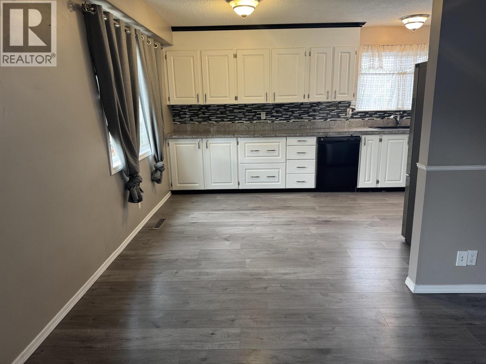 220 CRYSDALE DRIVE, Mackenzie